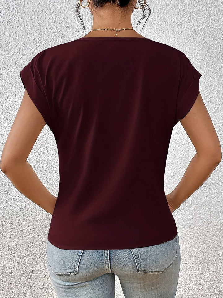 Lille Twist Hem V-Neck T-Shirt