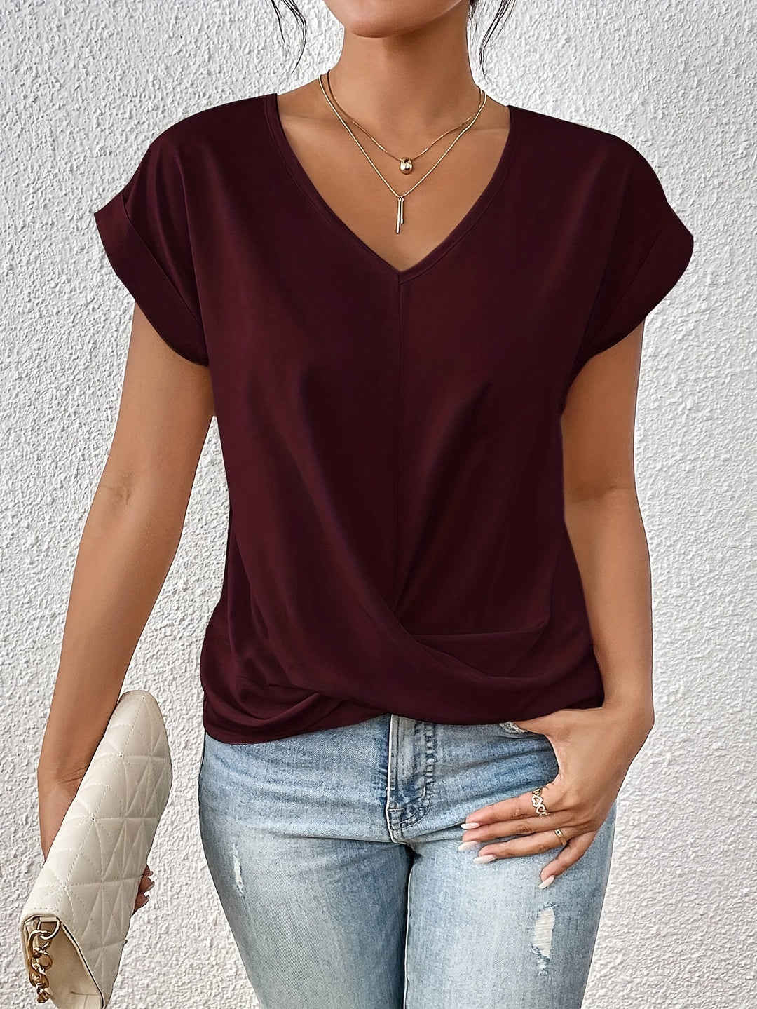 Lille Twist Hem V-Neck T-Shirt