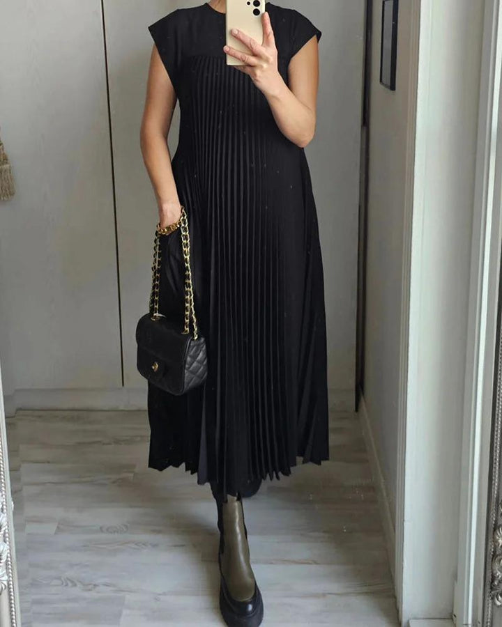 Sienna Pleated Pocket Maxi Dress